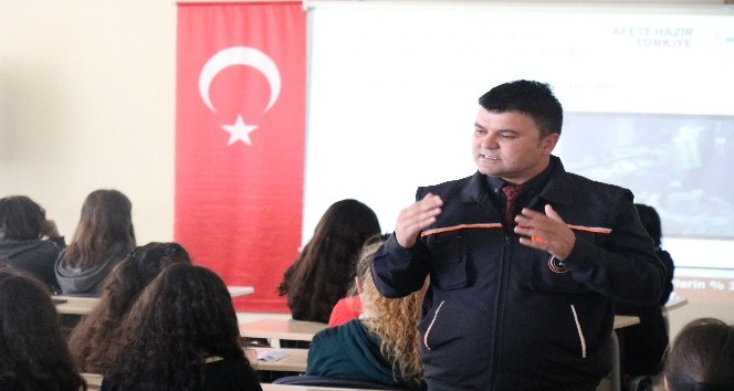 AFAD, Kırşehir’de 89 bin 955 kişiye ‘Temel Afet Eğitimi’ verdi