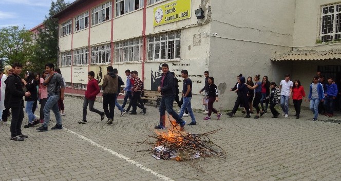 Gercüş’te lise öğrencilerine yönelik yangın tatbikatı