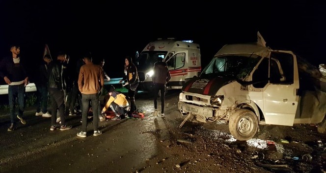 Hakkari’de trafik kazası:2 yaralı