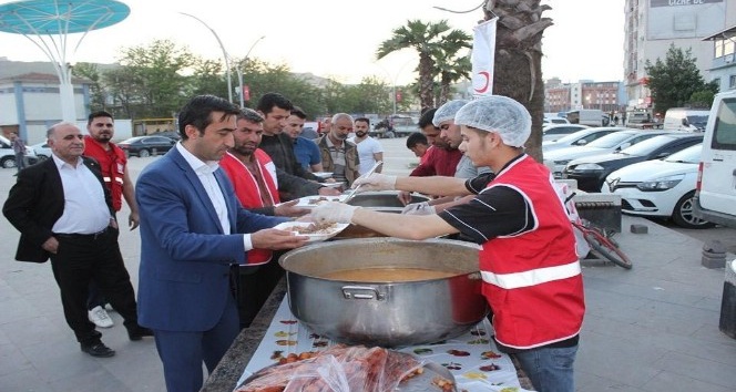 Cizre TSO ve Kızılay iş birliği ile iftar çadırı açıldı