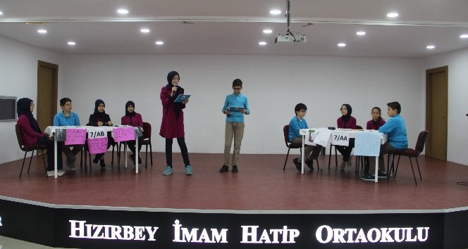 Türkiye’de ortaokullar düzeyinde ilk defa İngilizce münazara yapıldı
