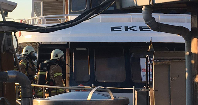 Üsküdar’da korkutan tekne yangını kamerada