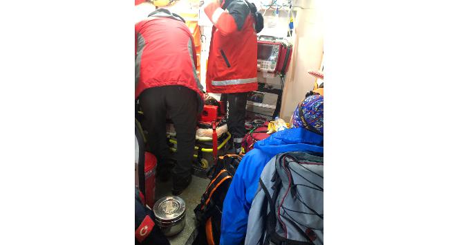 Rize’de yaralanan dağcıya 5 saatlik çalışma sonrası ulaşıldı