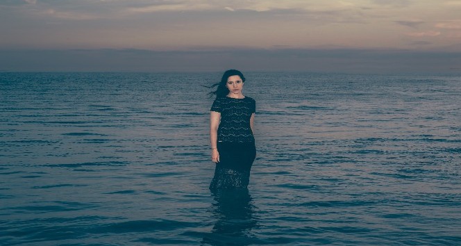 Sırma, yeni şarkısı “Put Your Faith In Me” ile dinleyicilerle buluştu