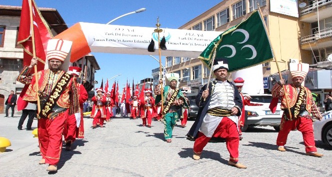 Karaman’da &quot;Türkçe aşkı vatan aşkı&quot; yürüyüşü düzenlendi