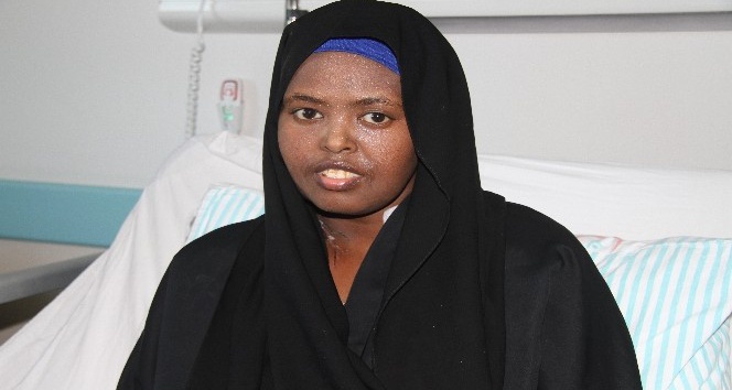 Şah damarında kan sızıntısı bulunan Somalili hasta Türkiye’de sağlığına kavuştu