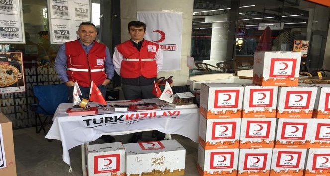 Türk Kızılayı fitre ve zekat bağışları için stant açtı