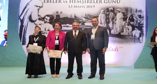 Erzincan’da yılın en başarılı ebe ve hemşiresine ödül
