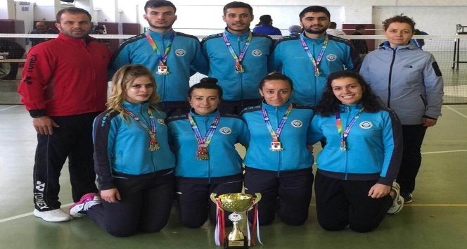 Erzincan Üniversitesi Badminton Takımı Türkiye Şampiyonu oldu