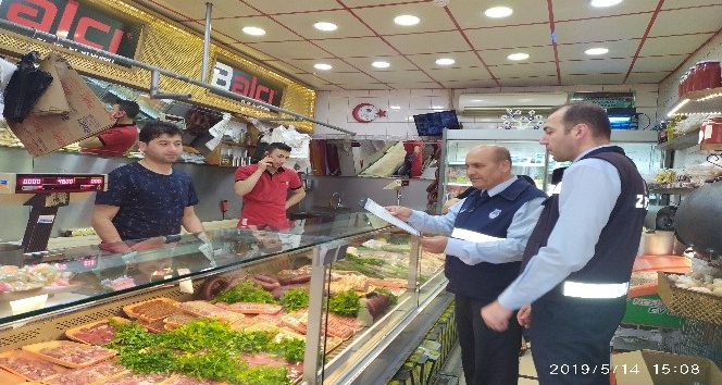 Bergama’da et ve et ürünü satan iş yerlerine denetim