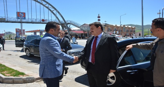 Vali Arslantaş’tan Tercan Belediye Başkanı Gültekin’e ziyaret