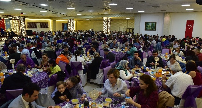 Başkan Ataç, engelli dernekleri iftar yemeğine katıldı