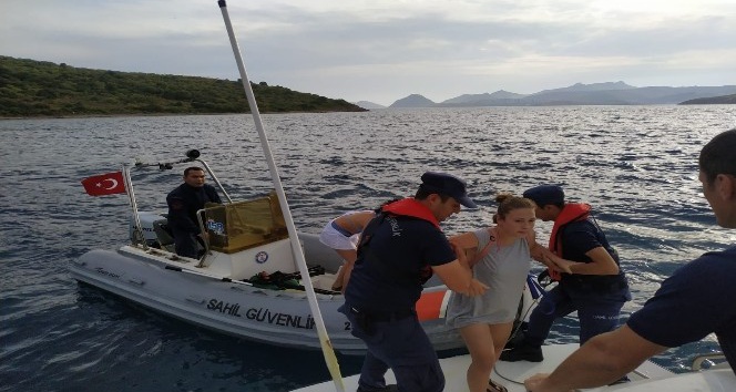 Mahsur kalan biri hamile 5 kişinin imdadına Sahil Güvenlik yetişti