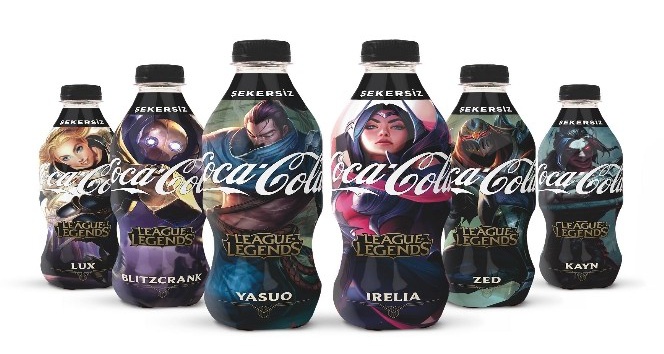 “League of Legends” şampiyonları Coca-Cola şişelerinde