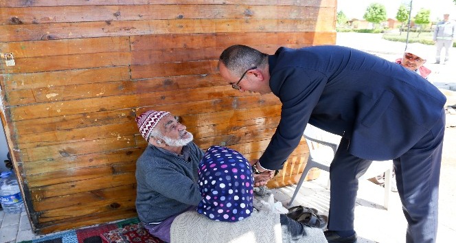 Başkan Kavuş, hobi bahçelerinde vatandaşlara misafir oldu