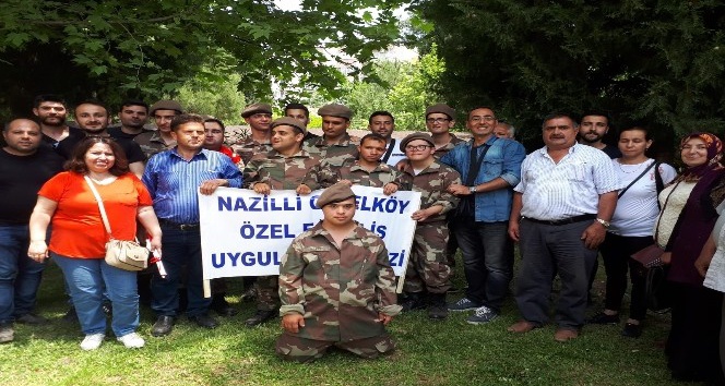 Başkan Özcan engelli gençleri askere uğurladı