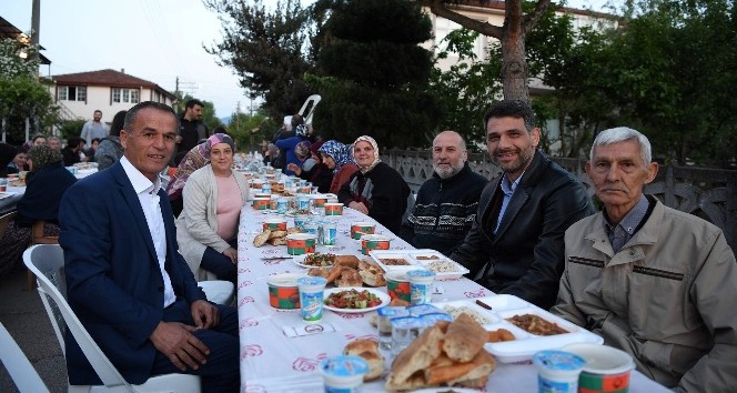 Başkan Kocaman hemşehrilerinin iftar sofrasında