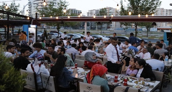 DTSO yönetimi engelli vatandaşlarla iftar sofrasında buluştu