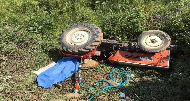 Çocukların kullandığı traktör devrildi: 1 ölü, 1 yaralı