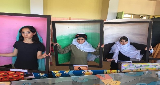 Tatvan’lı öğrenciler ünlü ressamların tablolarını canlandırdı
