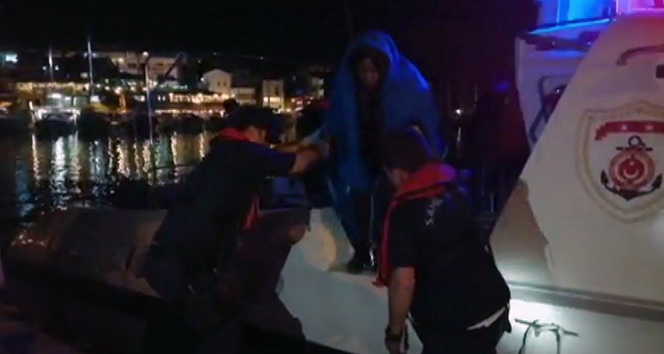 Marmaris’te lastik botta 15 düzensiz göçmen yakalandı