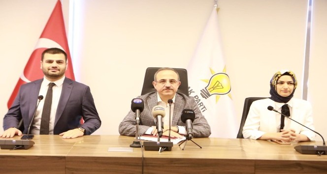 AK Parti İzmir’in yeni yönetimi açıklandı