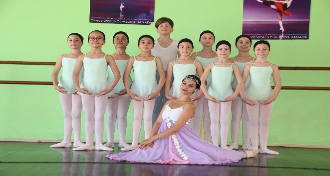Dünyaca ünlü bale okulları 17 yaşındaki Dila için sıraya girdi