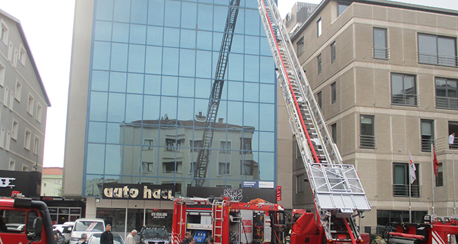 Beykoz’da iş merkezinde yangın paniği