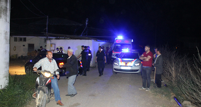 İzmir&#039;de cinnet getiren bir kişi dehşet saçtı: 2 ölü 1 ağır yaralı