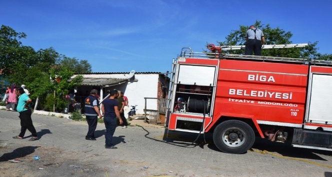 Biga’da ev yangını