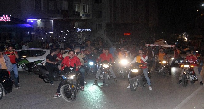 Kilis’te Galatasaraylı taraftarların şampiyonluk kutlaması