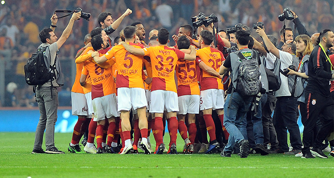 Galatasaray 9 isim ilk kez şampiyonluğu tattı