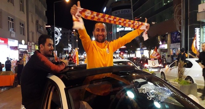 Van’da Galatasaray’ın şampiyonluk kutlaması