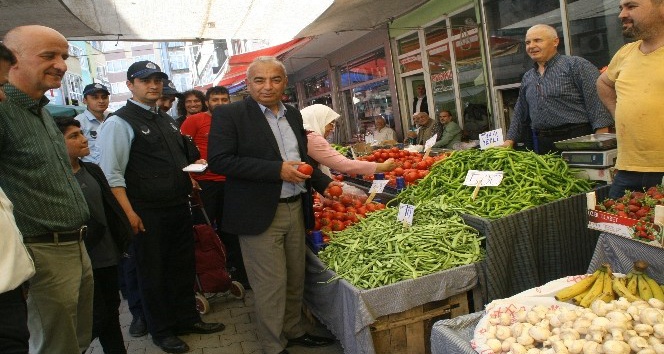 Başkan Bozkurt, pazar yerinde denetimde bulundu