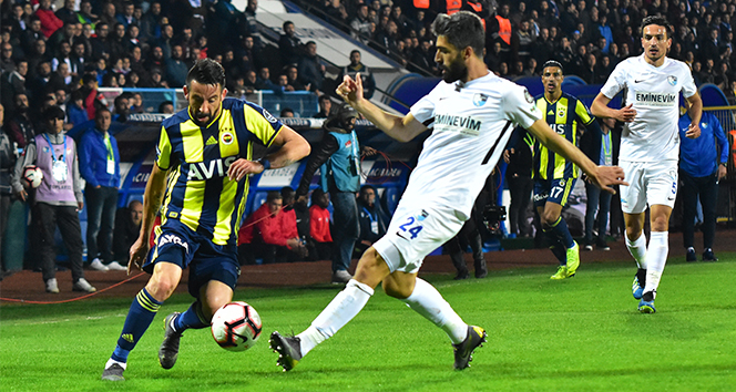 Fenerbahçe deplasmanda 3 puanı tek golle aldı