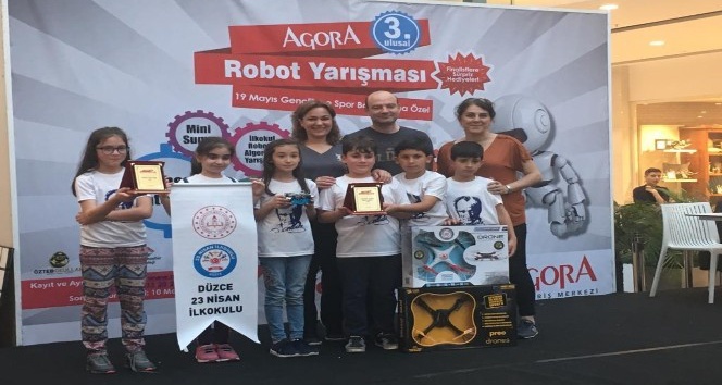 Düzce 23 Nisan İlkokulu öğrencileri Robot yarışmasında 3. oldu