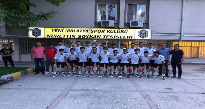 Evkur Yeni Malatyaspor U15 takımı Antalyaspor’u 1-0 yendi