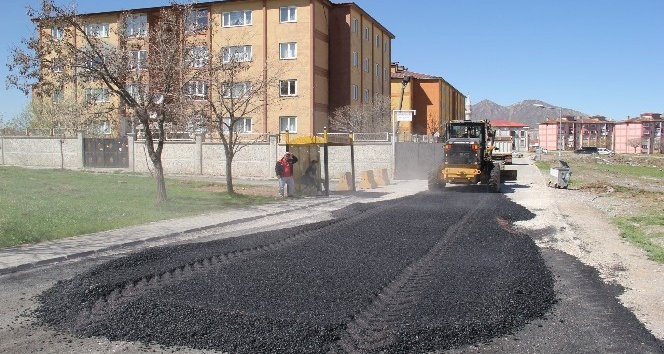 Bitlis Belediyesinden yol asfaltlama çalışması