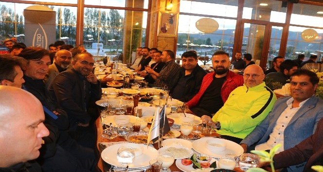 Van TSO’dan Van Büyükşehir Belediyespora moral yemeği