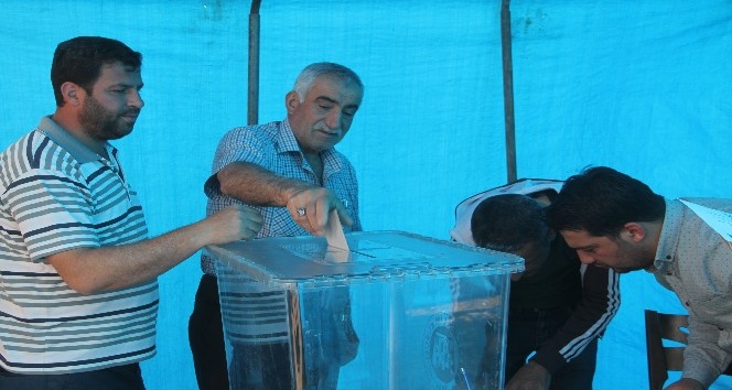 Elazığ’da katlı kavşağın yıkımı için &quot;halk oylaması&quot; başladı