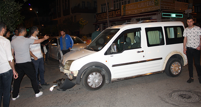 Manavgat&#039;ta zincirleme trafik kazası: 1 yaralı