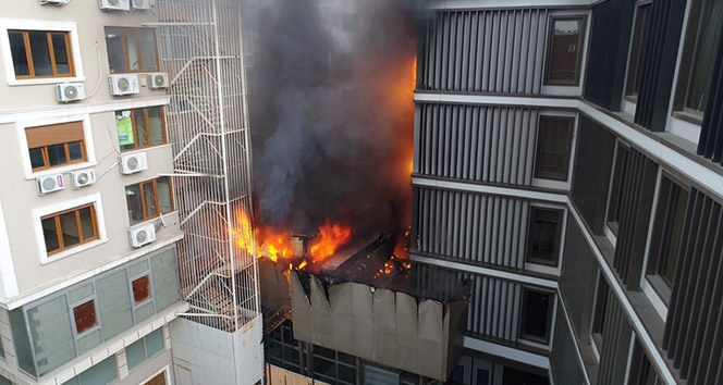 Kadıköy’de hastanede yangın paniğinin havadan görüntüleri ortaya çıktı
