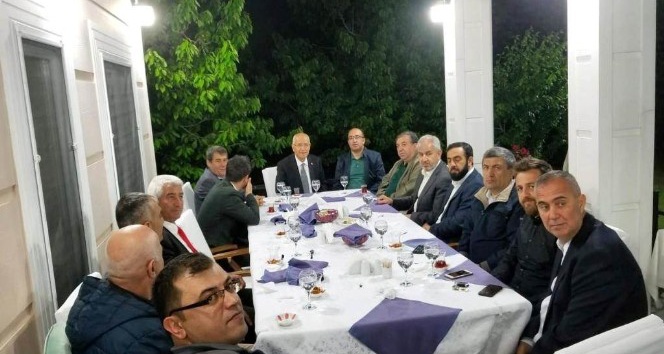 Yenimahalle Belediye Başkanı Fethi Yaşar, memleketi Sandıklı’da hemşerileri ile iftarda buluştu
