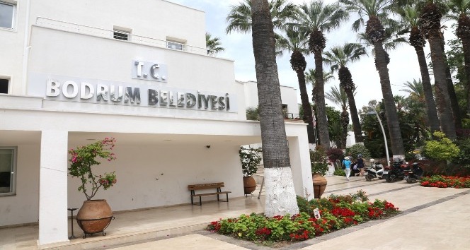 Bodrum Belediyesi tabelasına &quot;T.C.&quot; eklendi