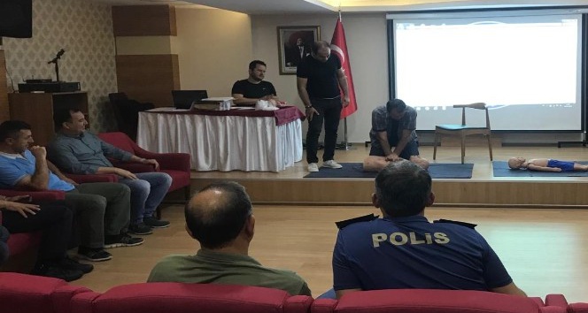 Polislere ilkyardım eğitimi verildi