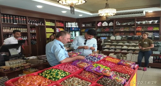 Tarsus’ta bayram öncesi şeker ve tatlı denetimi