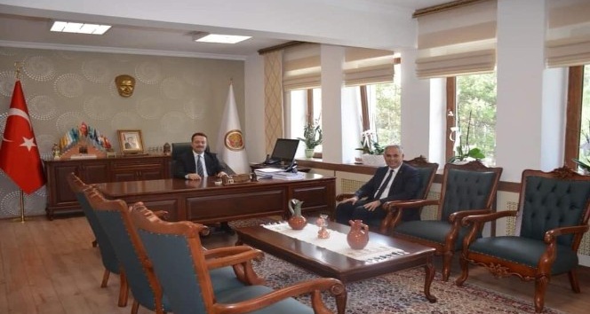 Başkan Yaman, Vali Şentürk ile bir araya geldi