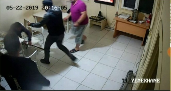 Giresun’da Gri listedeki teröristin yakalanma anı güvenlik kameralarına böyle yansıdı