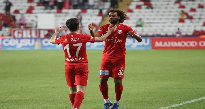 Antalyaspor’da Sangare’ye Milli davet
