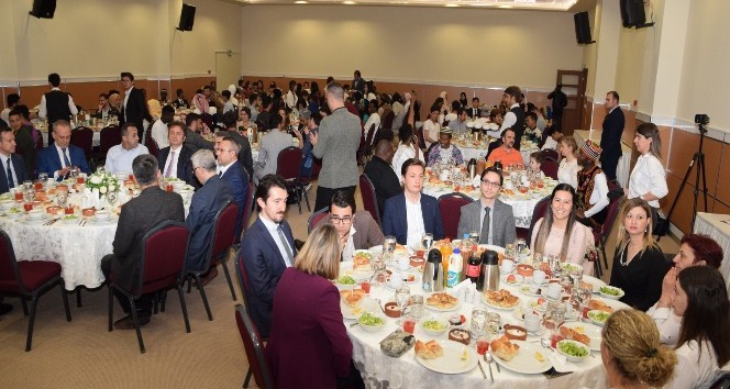 Uluslararası öğrenciler iftar yemeği ve Mezuniyet Töreni’nde buluştu